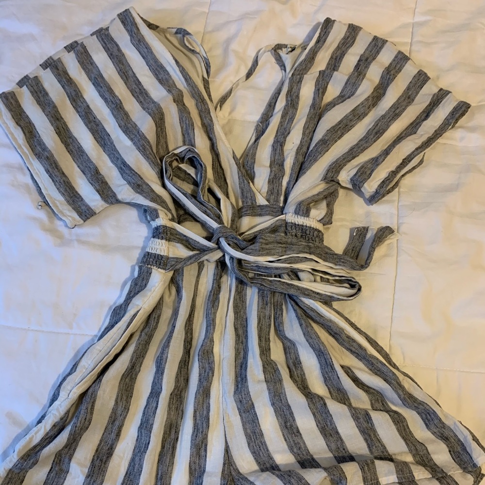 American Eagle blue and white romper